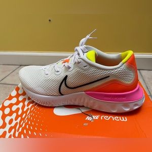 Unisex Nike Renew Run Rainbow Men Size 9 Running sneakers